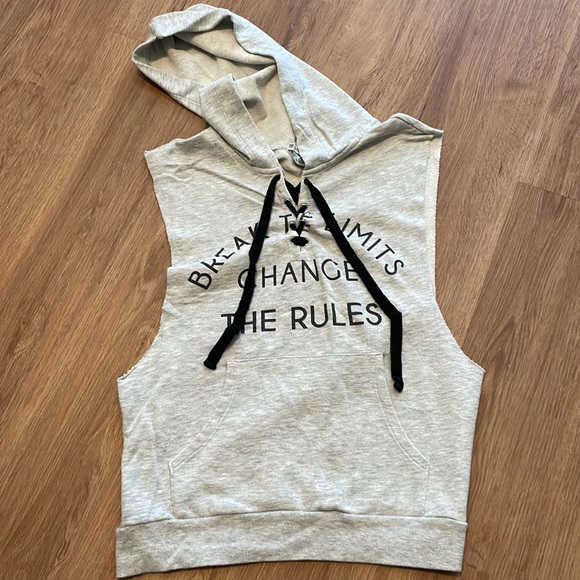 Bundle of Forever 21 Work-Out Tops - Picture 9 of 10